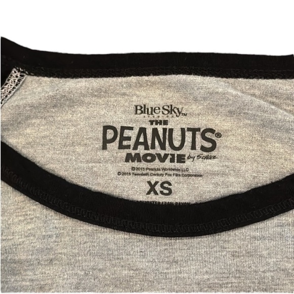 (Sold) Charlie Brown & Snoopy Gray BLUE SKY The Peanuts Movie T Shirt Size XS - Picture 6 of 10